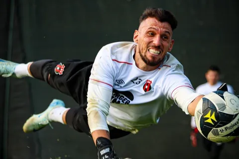 Alajuelense en vilo: el futuro de Washington Ortega no está asegurado y en la Liga ya tomaron una decisión