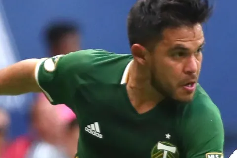 ‘Ruso’ Flores mostró cómo le quedó el ojo tras golpe que lo sacó de juego en MLS