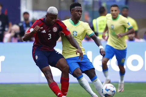 Primero Jeyland Mitchell y ahora esto: Vinicius Jr. ve a un tico y llora