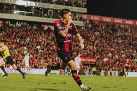Alajuelense humilla a Saprissa. (Foto: LDA)
