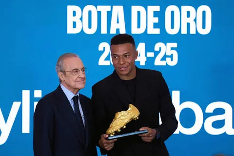 Mbappé adelanta a Lamine Yamal, pero Raphinha conserva el liderato del Pichichi