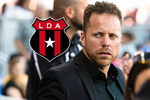 El entrenador de LAFC habló de Alajuelense.