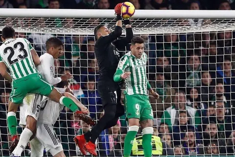 Keylor juega su tercer partido seguido como titular en 2019