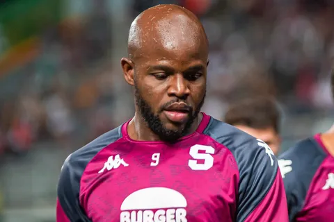 "Es suficiente": el mensaje que sella el destino de Javon East lejos de Costa Rica