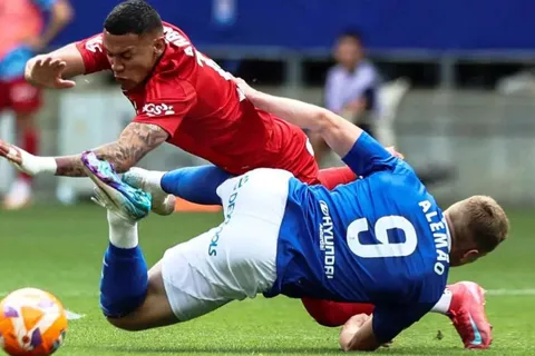 Kervin Arriaga se cansó y lanza advertencia que todo Real Zaragoza aplaude