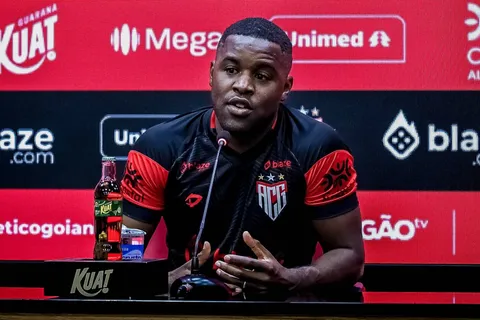 Joel Campbell lanzó un extraño mensaje.