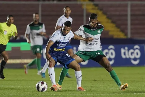 Alianza y Tauro dejan abierta la serie con un empate sin goles