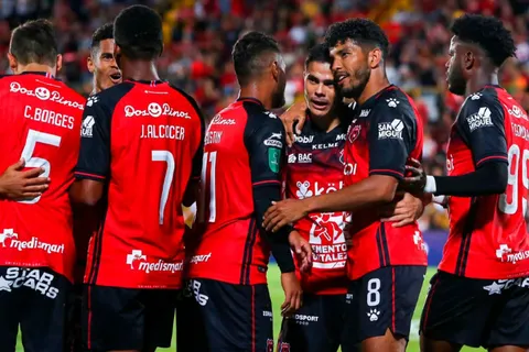 Alajuelense blinda a dos futbolistas para este mercado de pases