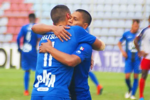 Bryan Moya anotó un golazo con el Zulia