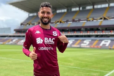 Marvin Angulo y su amor por la camiseta lo llevaron a quedarse en Saprissa