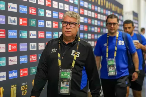 El Bolillo Gómez ejerce presión a la Fesfut para la Eliminatoria Mundialista de Concacaf