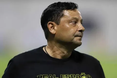 Figura de Real España sale a pedir perdón a Jeaustin Campos: "Es lamentable lo que me está pasando"