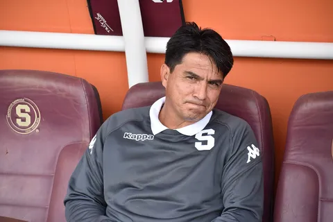 ¿Nuevo entrenador? Saprissa ya habría tomado una decisión con Vladimir Quesada