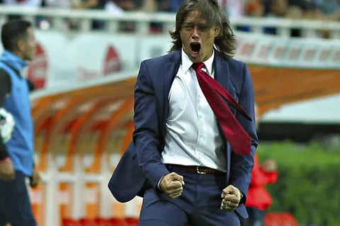 Agente de Almeyda confesó que tienen pendiente un "acercamiento"