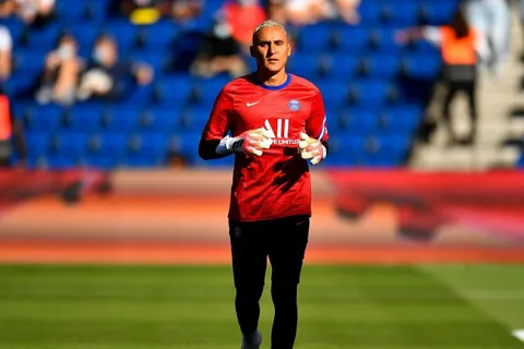 Keylor Navas estrena uniforme para una nueva temporada con el PSG
