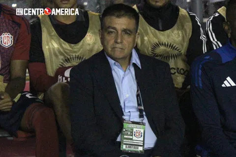 ¿Excusas? Claudio Vivas sorprendió al hablar del catastrófico empate de Costa Rica vs Surinam