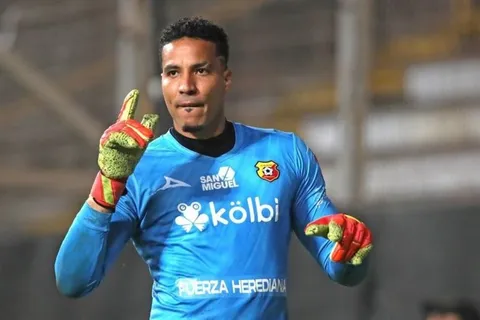 ¿Se va de Herediano? Esteban Alvarado valora opción de otro club importante de Costa Rica