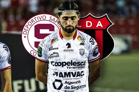 Aaron Salazar y su polémica llegada a Alajuelense.