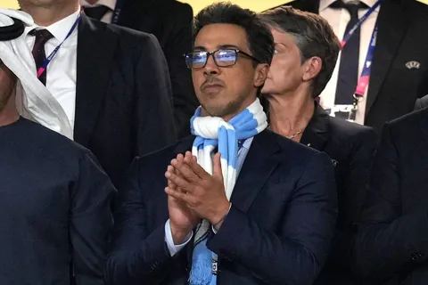 Sheikh Mansour aportó alrededor de 100 millones de libras a City Football Group y elevó su participación a cerca del 81 %