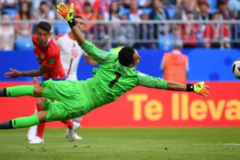 Keylor Navas evitó un desastre
