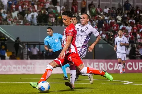 Saprissa intenta dejar atrás la derrota. (Foto: La Nación)