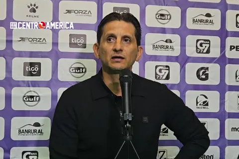 Ronald González hace llamado de atención a sus jugadores a pesar del triunfo de Comunicaciones