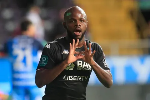 Javon East lanza un guiño a Saprissa.