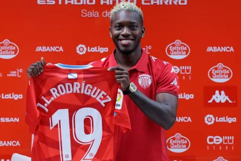José Luis Rodríguez firma con el Lugo de la Segunda División de España