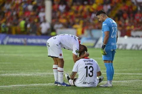 Alajuelense es sancionado por actitud de sus jugadores.