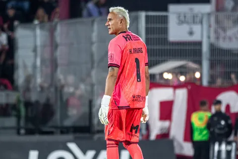 Keylor Navas es destrozado por Newell's.