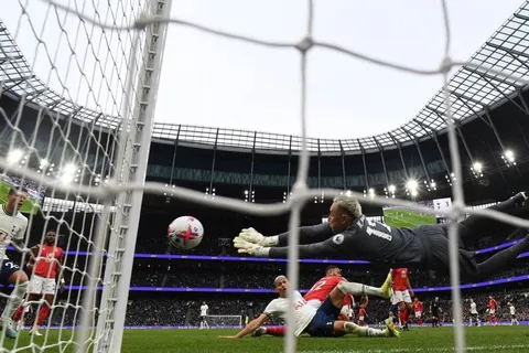 Preocupación para Keylor Navas en el Nottingham Forest de la Premier League
