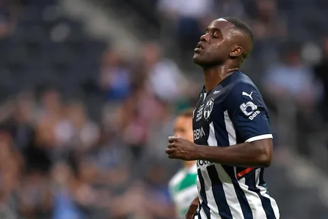 Joel Campbell tuvo una actuación para el olvido en México: penal fallado y expulsión