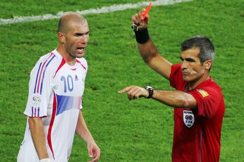 Árbitro que expulsó a Zinedine Zidane trabajará en Costa Rica