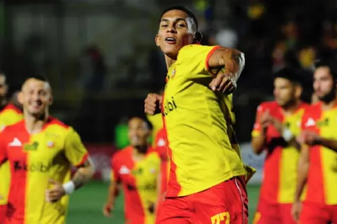 Podría jugar la Europa League: Juvenil que descartó Nicaragua es fichado por el campeón de Chipre