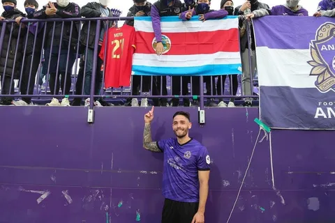 Alajuelense recibiría un gran monto de dinero por Jonathan Moya