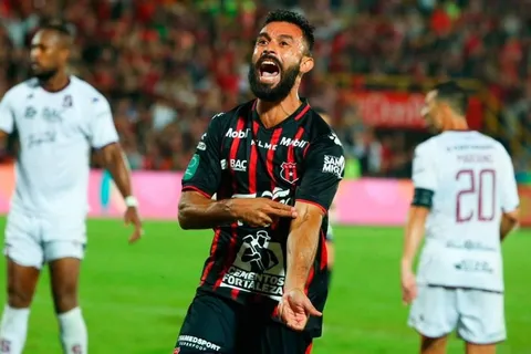 Alajuelense informa en cuanto podría recuperarse Giancarlo González