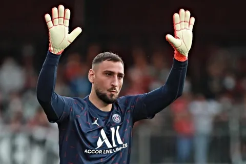 Agente de Gianluigi Donnarumma estaría evaluando sacarlo del PSG