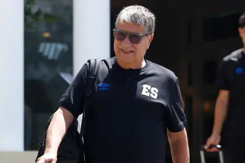 Lo celebra el Bolillo: Figura de El Salvador impacta con su decisión a muy poco de las Eliminatorias Mundialistas