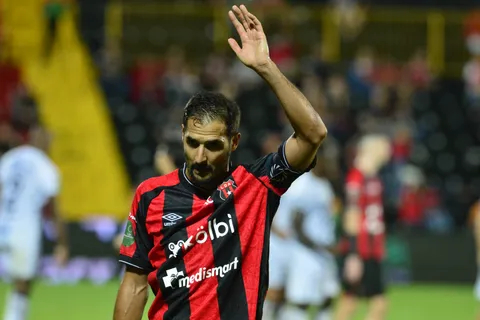 Cambio sorpresivo: Celso Borges deja sin palabras a Alajuelense