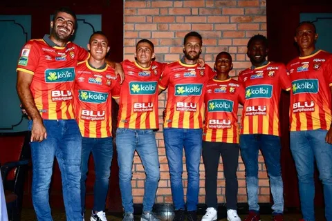 Herediano presentó refuerzos y se fue a México