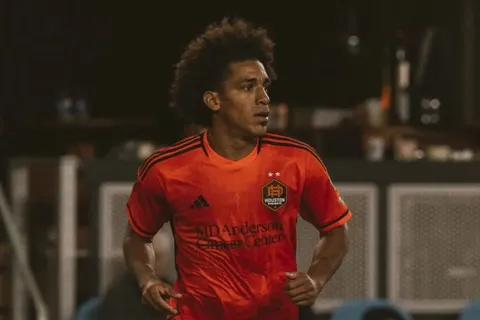 El dato que posiciona a Adalberto Carrasquilla entre los mejores del Houston Dynamo