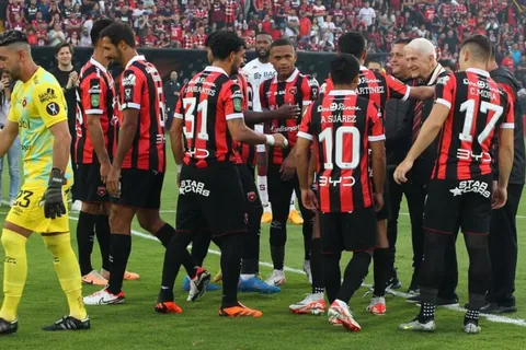 Alajuelense confirma otra salida que divide los ánimos en la afición