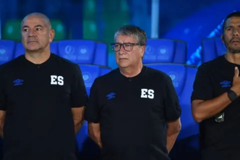 Mensaje para El Bolillo Gómez: Legionario que ha estado al margen de la Selección de El Salvador levanta la mano para ser convocado