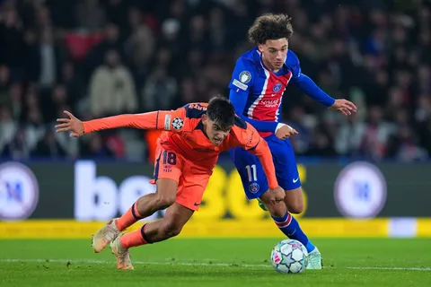 Barcelona avanza en la renovación de Gerard Martín y busca mejorar su contrato