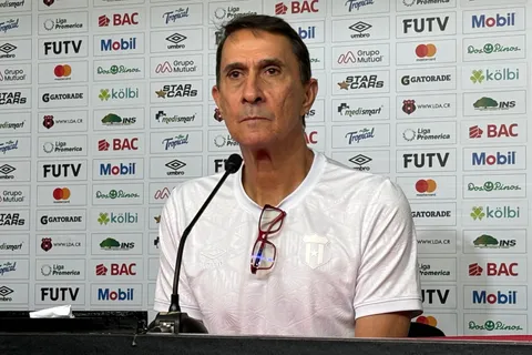 Alexandre Guimaraes cedió su protagonismo en Alajuelense.