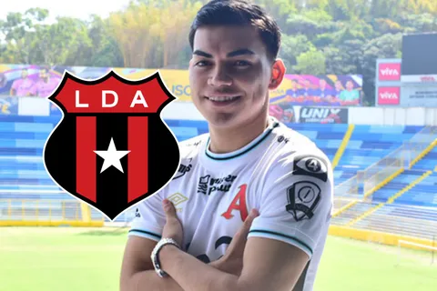 Leo Menjívar con Alianza FC.