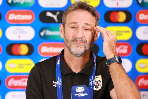 Thomas Christiansen en conferencia de prensa.