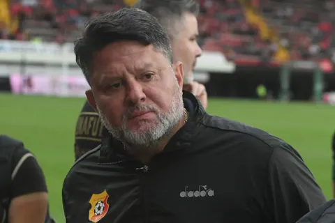 herediano-jafet soto-en problemas