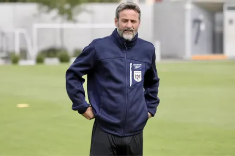 “La gran estafa”: Thomas Christiansen escucha la denuncia que lo golpea en Panamá mientras se está quedando fuera del Mundial 2026