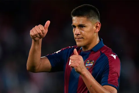 Óscar Duarte colaboró con gol en triunfo del Levante ante Alavés (VIDEO)